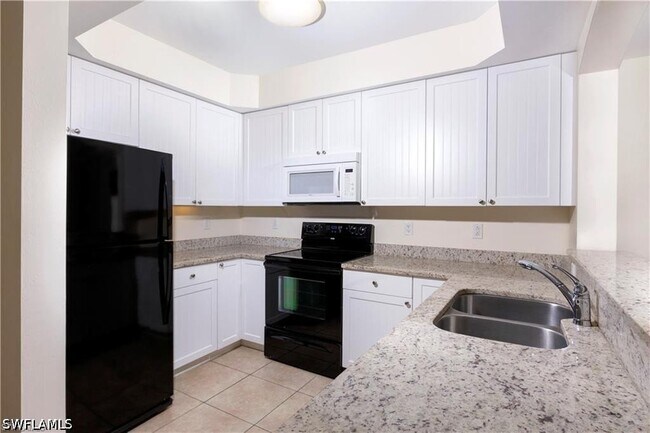 Building Photo - 1100 Pine Ridge Rd