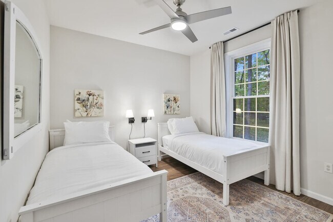 Building Photo - 193 Scarlet Oak Dr