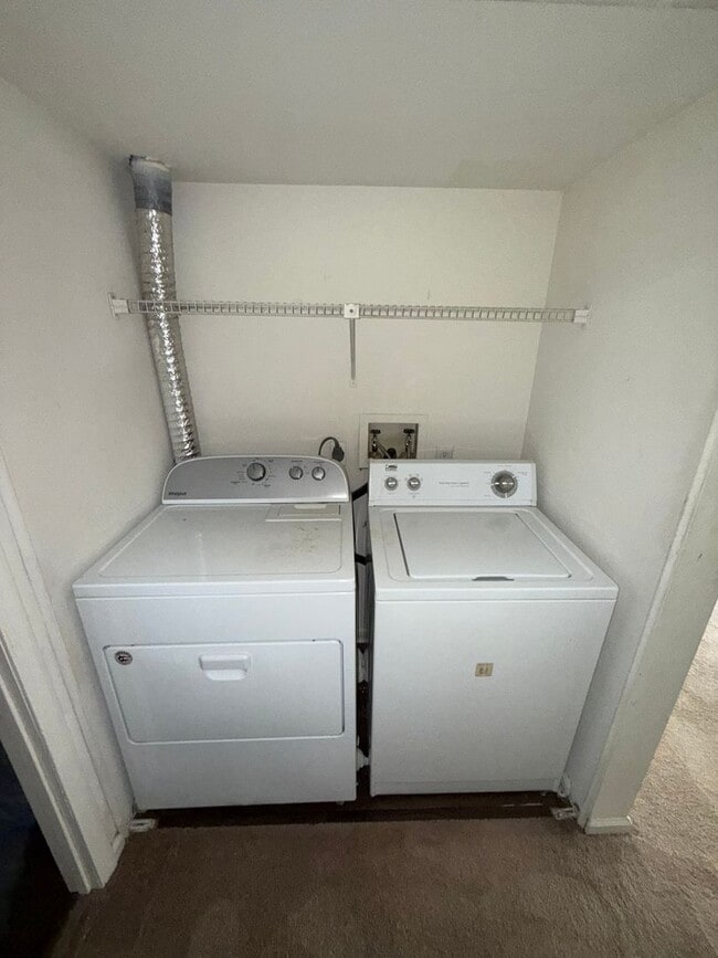 Building Photo - 2 Bed 2 Bath Condo in Council Rock School ...