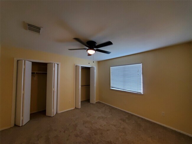 Building Photo - 1413 Bridle Path