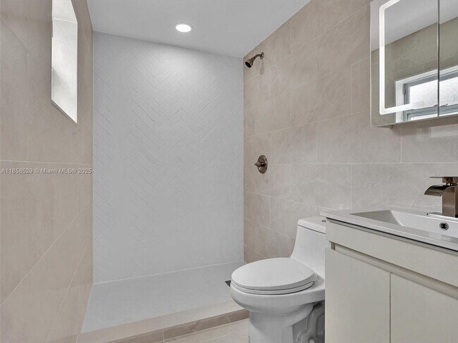 Building Photo - 107 Central Ave