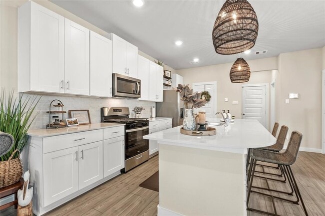 Building Photo - 614 Seabreeze Dr
