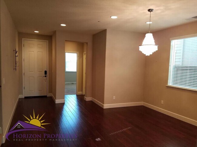 Building Photo - Spacious 5 Bed 4 Bath 3 Car Garage 2,980 Sq. Ft. Fiddyment Ranch Home in Roseville