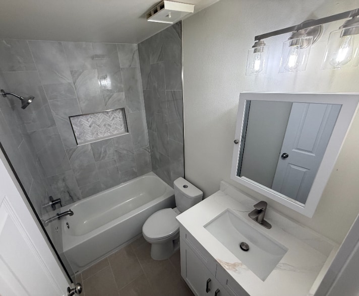 Building Photo - 3455 Countryside Blvd