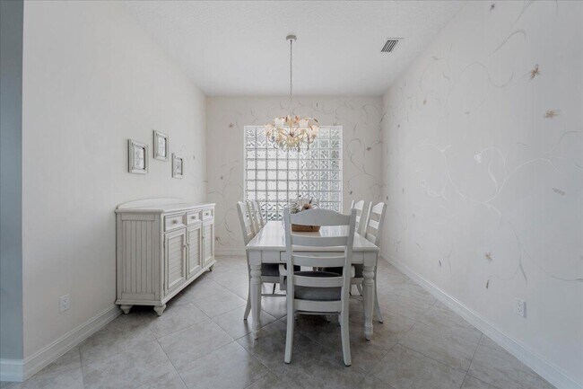 Building Photo - 10599 Silverton Ln