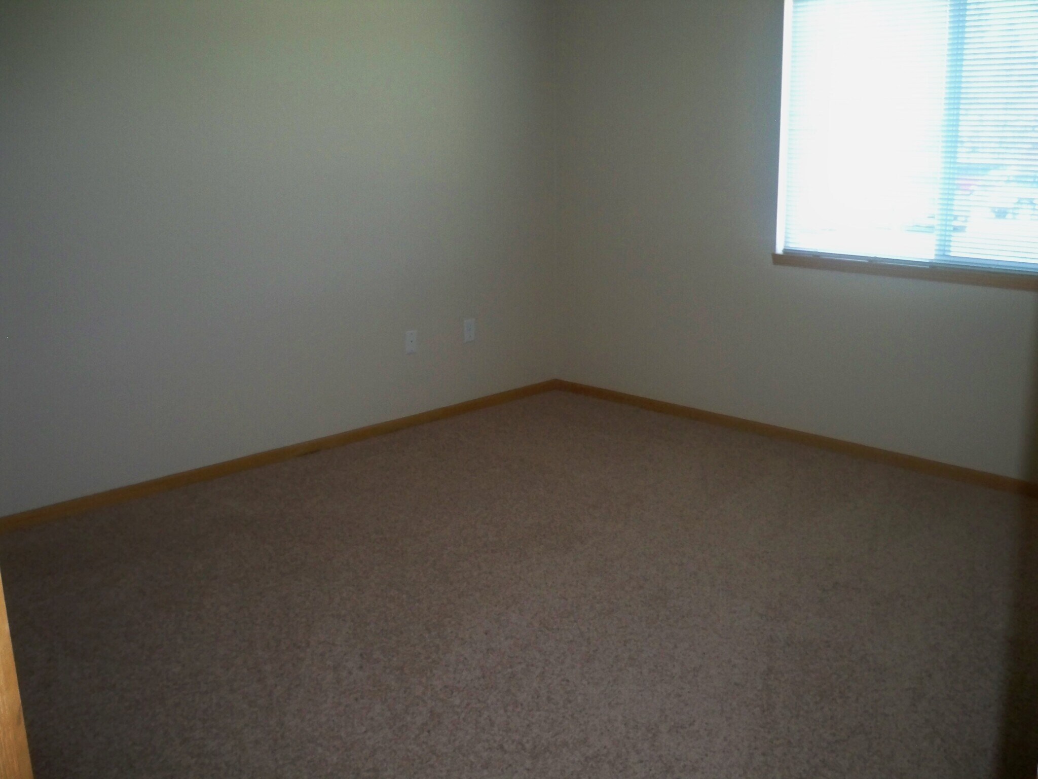 Building Photo - 850 S Overland Trl