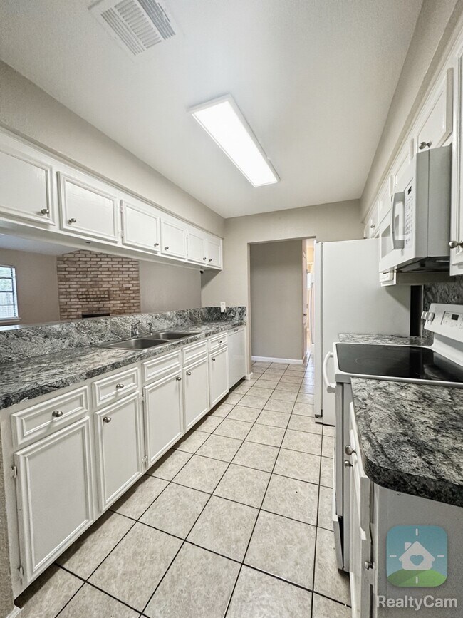 Building Photo - 5007 Monteith Dr