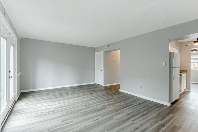 Building Photo - Shadowlawn Heights