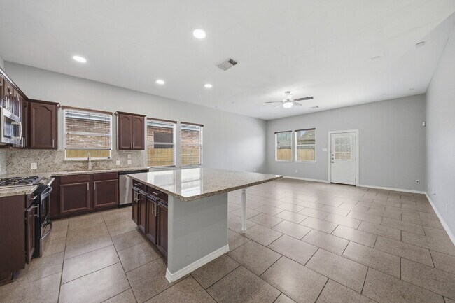 Building Photo - Spacious and Updated 4-Bedroom in Shadow Creek Ranch.