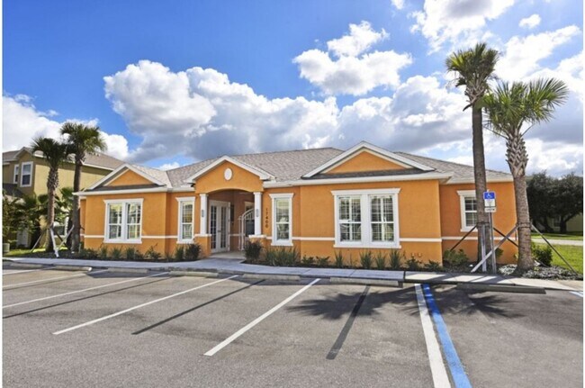 Building Photo - Modern Townhome in quiet neighborhood: 3BR, Pool & Near Disney