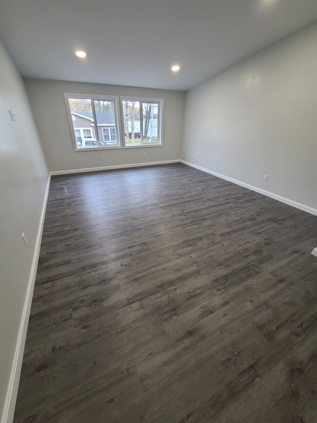 Building Photo - 5 N Vigue Shr Rd