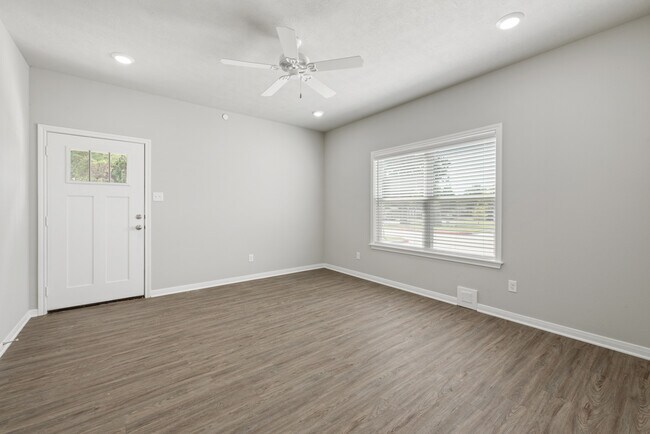 Building Photo - 1326 Prairie Dr