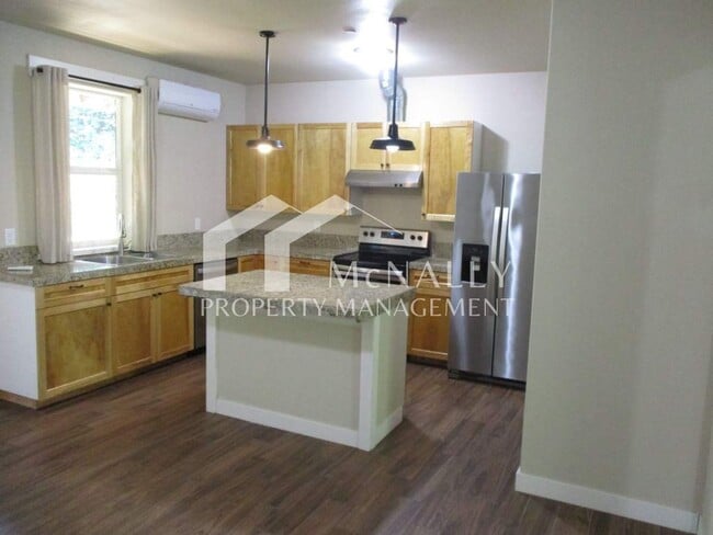 Building Photo - 7720 Artondale Dr NW