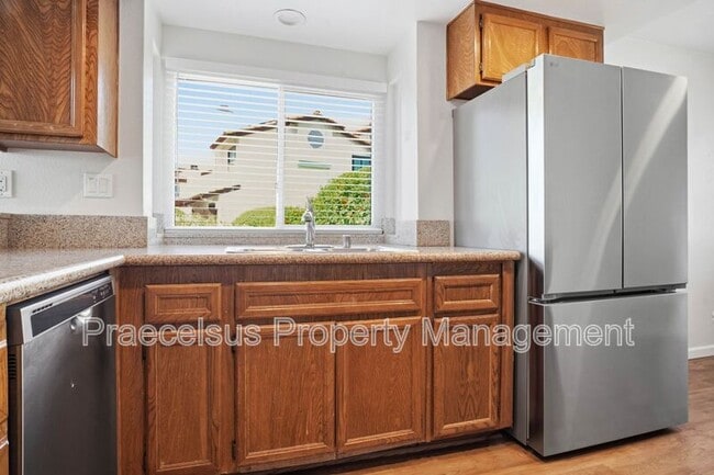 Building Photo - 1535 Apache Dr