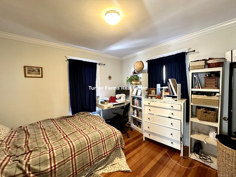 Building Photo - 34 Leonard St