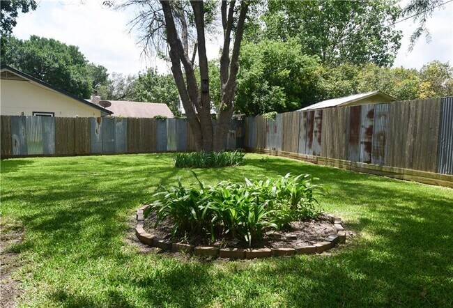 Building Photo - 3406 Valley Pike Rd