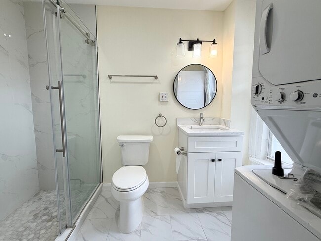 Building Photo - 545 Orange St