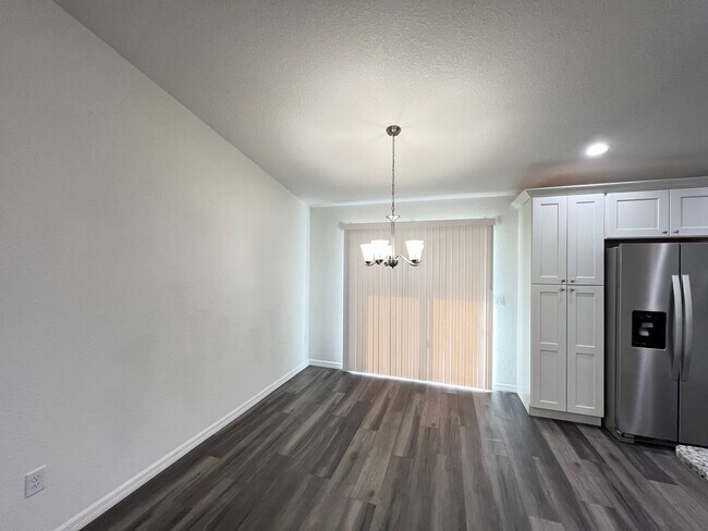 Building Photo - Beautifl Bedroom / 2 Bath Home in Ocklawaha!