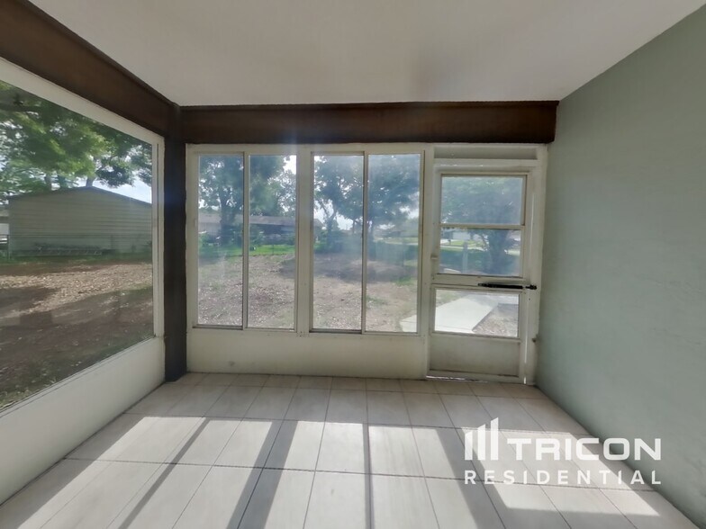 Building Photo - 4369 Montano Ave