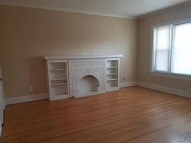 Building Photo - 2140 Clarence Ave