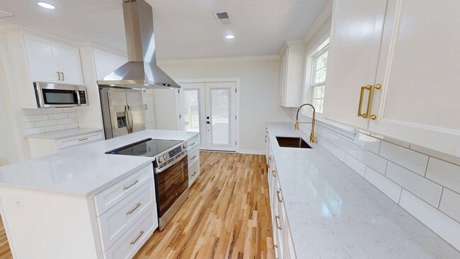 Building Photo - 171 Longwood Dr