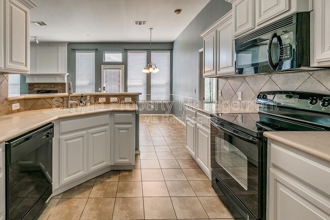 Building Photo - 18020 Cerrado Cir