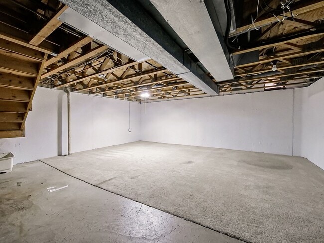 Building Photo - COMING SOON! Charming and Comfortable Living on Bayview Drive