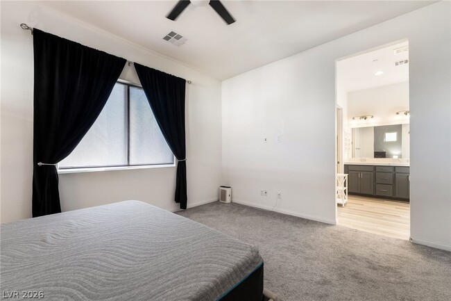 Building Photo - 110 Ibiza Lk Dr