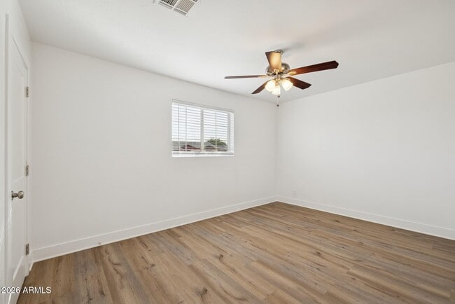 Building Photo - 1016 S Siesta Ln