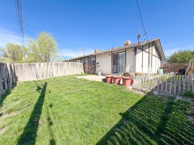 Building Photo - 2384 W Derby St