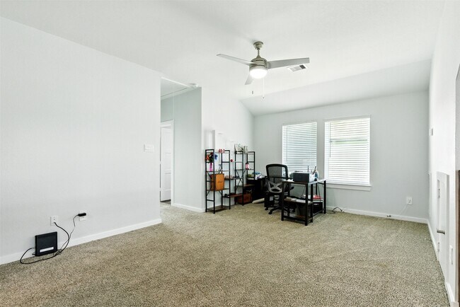 Building Photo - 14245 Lake Lodge Dr