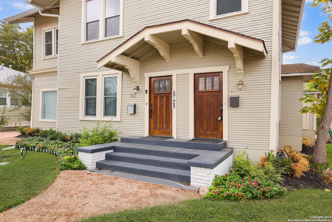 Building Photo - 132 Perry Ct