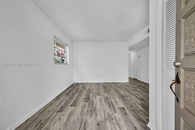 Building Photo - 2506 SW 9th St