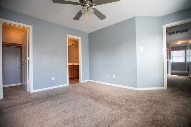 Building Photo - Style, Comfort & Location—The Perfect Hous...