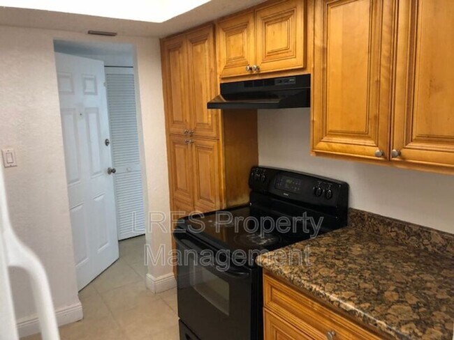 Building Photo - 4725 S Texas Ave