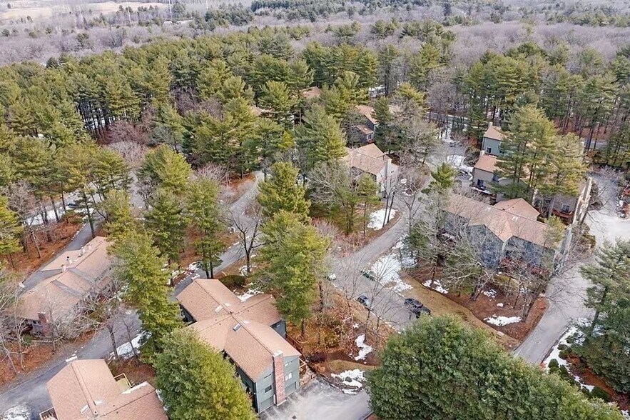 Building Photo - 68 E Bluff Rd