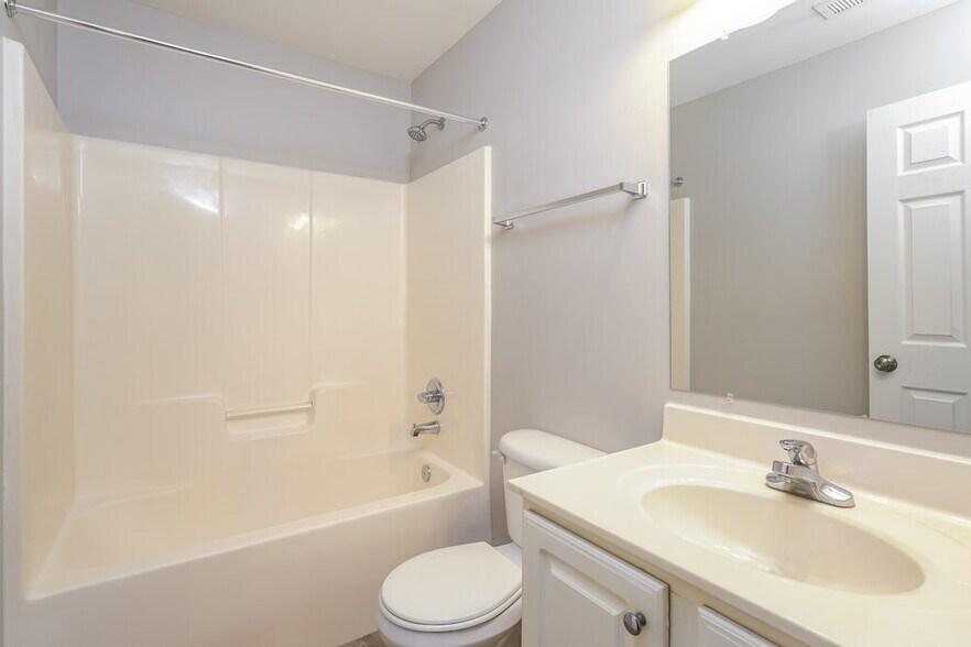 Building Photo - 4031 Village Park Ct