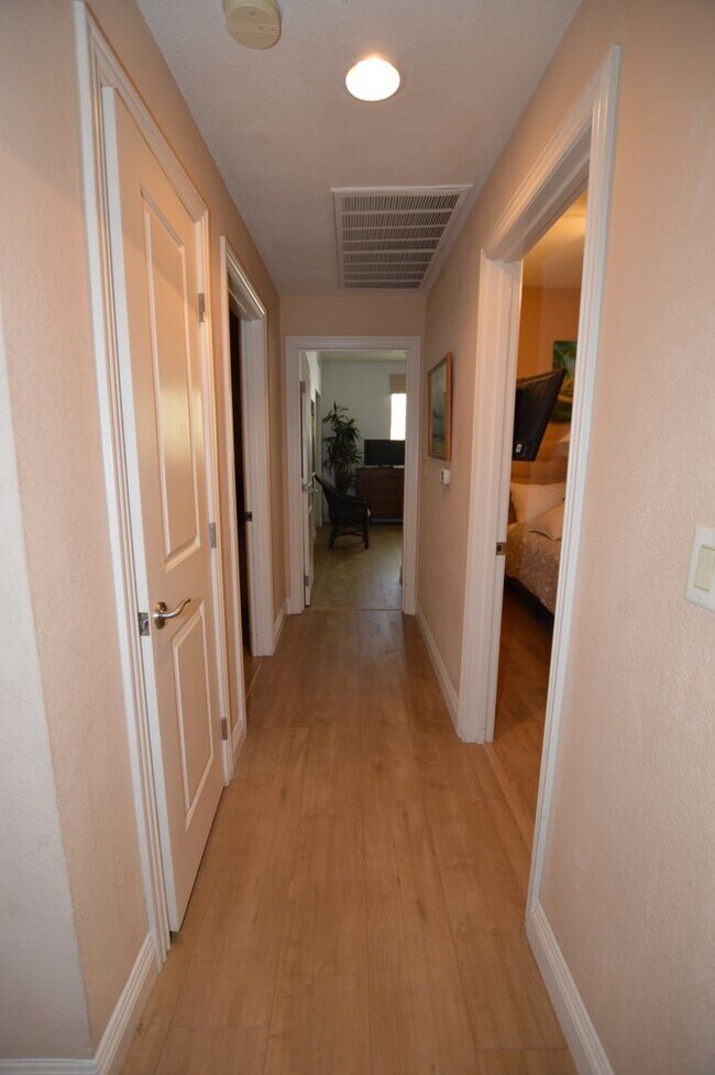 Building Photo - Meridian 2 Bd / 2 Ba with Laminate Flooring in Living Room & Bedroom Areas