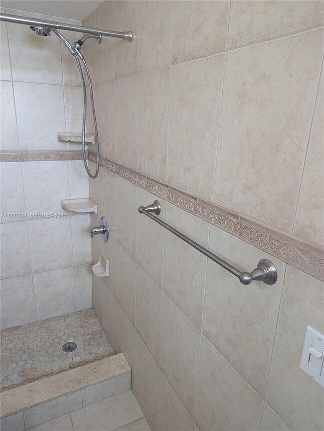 Building Photo - 641 NW 105th Way