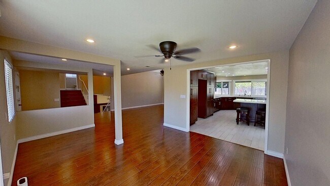 Building Photo - 1825 Celeste Ln