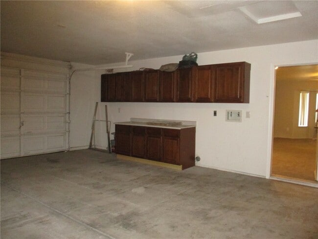 Building Photo - 1715 La Entrada Dr