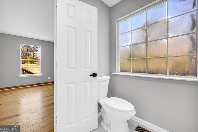 Building Photo - 106 Degrandis Ln NE