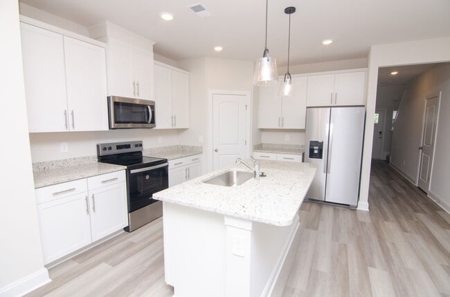 Building Photo - 4960 Trail Ridge Ct