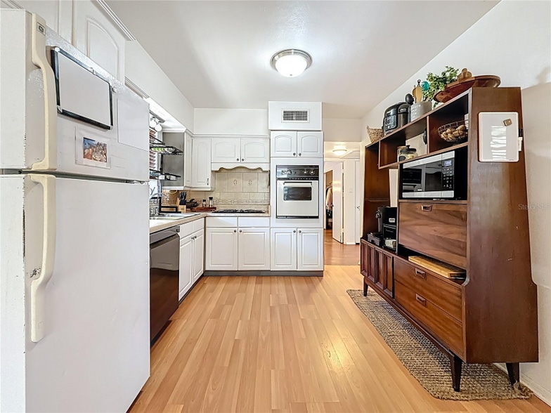 Building Photo - 3501 Beechwood Terrace
