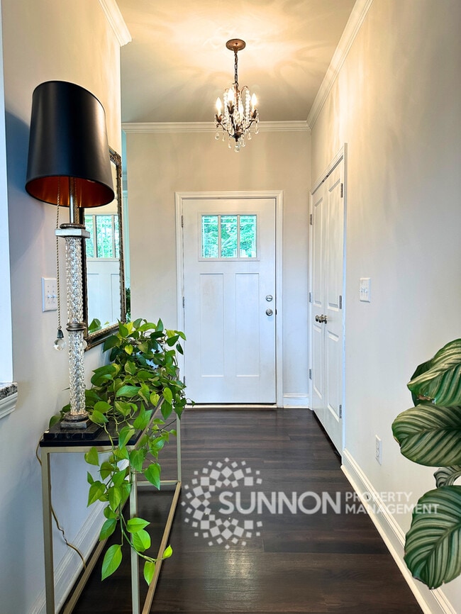 Building Photo - Peaceful 3-Bedroom Retreat with Scenic Vie...