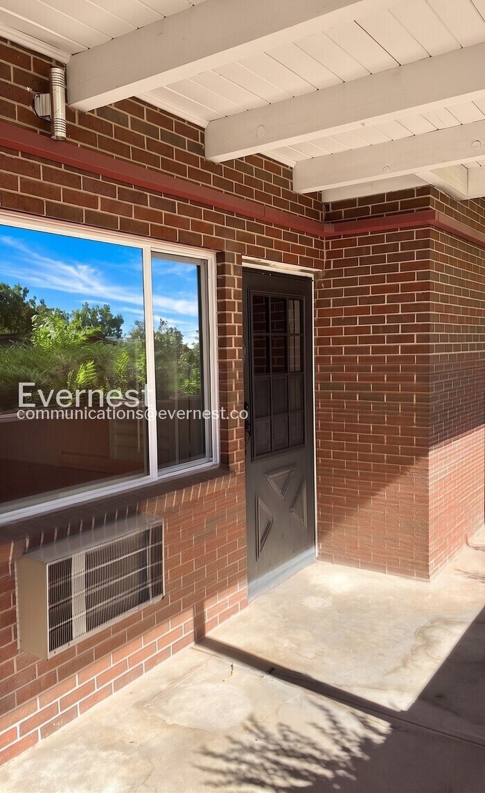 Building Photo - 301 Peterson St