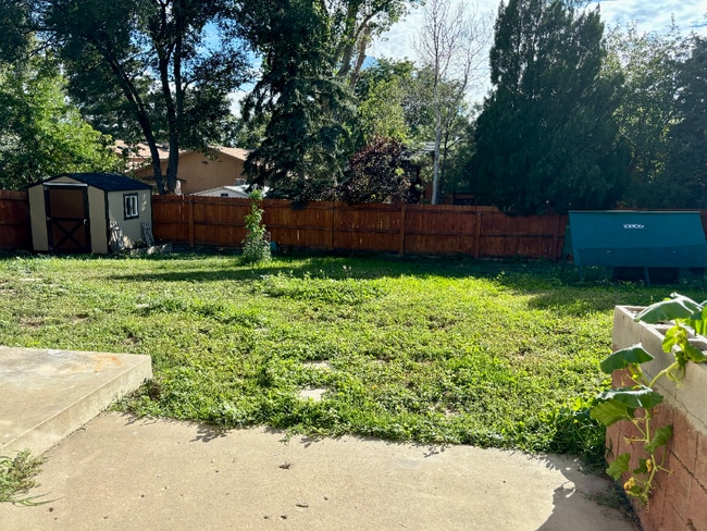 Building Photo - 4037 Valley Dr
