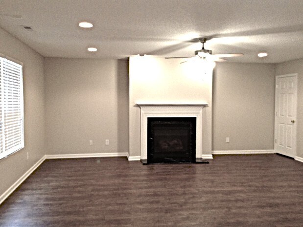 Building Photo - 2305 Apple Glen Ln
