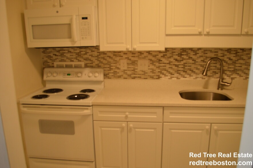 Building Photo - 101 Monmouth St