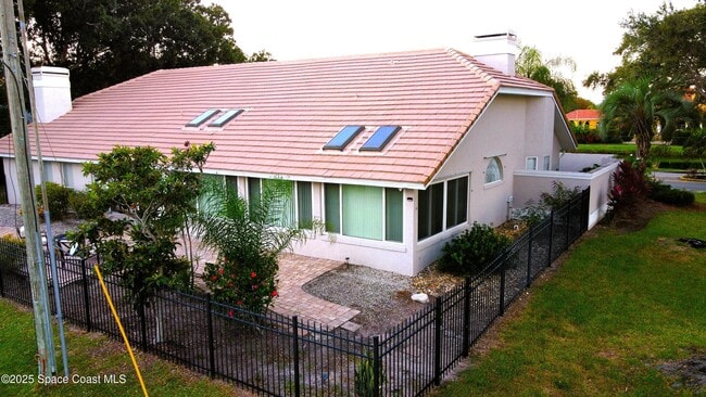 Building Photo - 101 Island Grove Dr